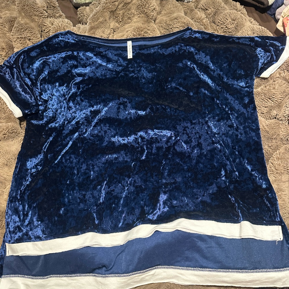 Acting Pro Navy Velvet Top